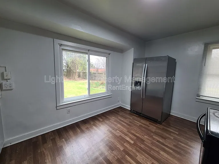 1387 Hurd Ave — Photo 3