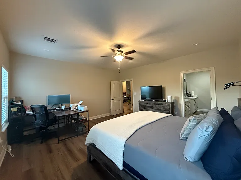 107 Liberty Dr — Photo 13