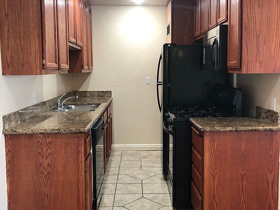 3rd image of 11041 La Maida St APT 3