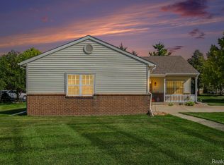 316 Pagels Ct, Grand Blanc, MI 48439