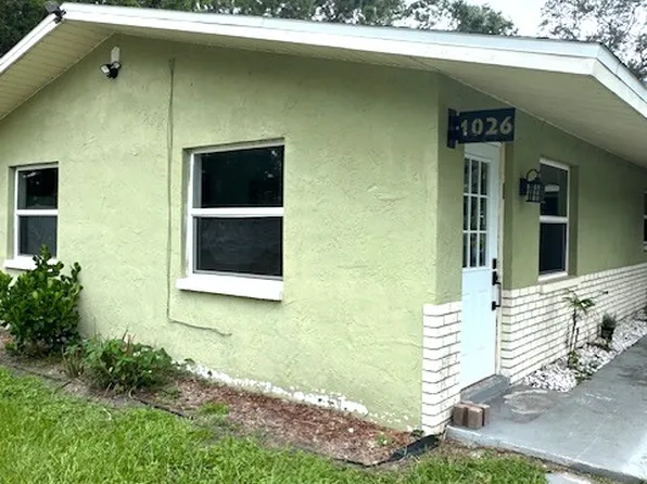 1028 Lake Palms Dr, Largo, FL 33771