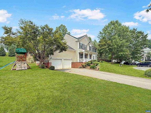 3rd image of 2083 Aviano Way