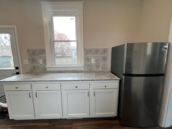 3rd image of 3920 Regent Ave #2