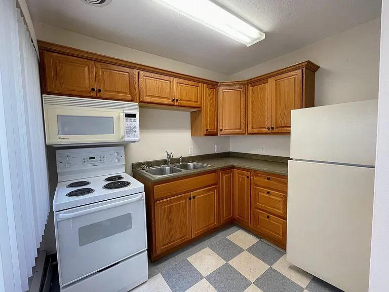 1415 5th St SE #11 — Photo 1