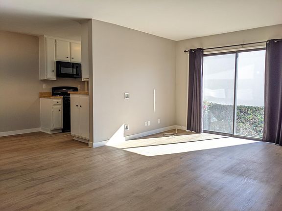 3rd image of 1818 Kelton Ave APT 104