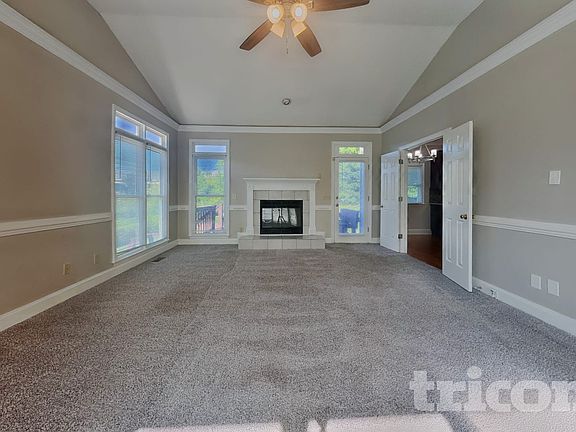 3rd image of 405 Ashington Ct