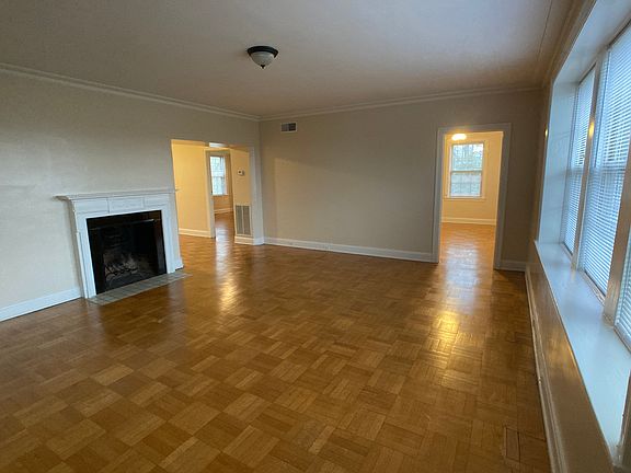 4th image of 3220 Country Club Rd