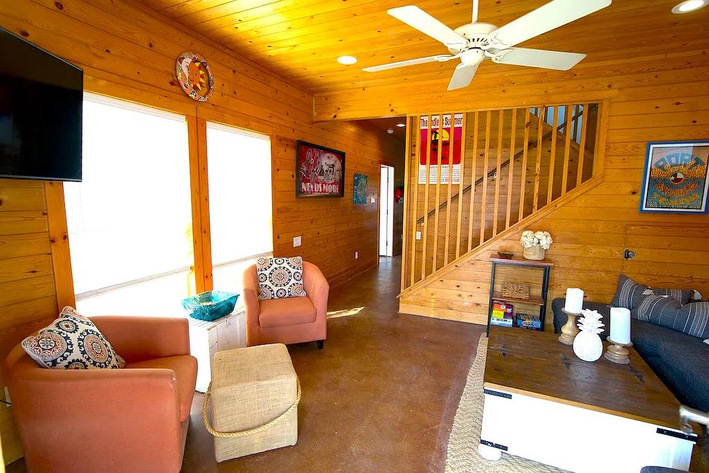4 bed, 3.5 bath, 1480 sqft, $3,500 — Photo 4
