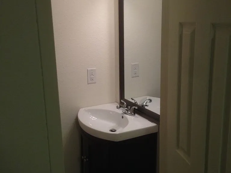 520 NE 108th Ave — Photo 11