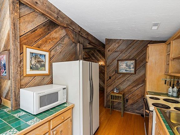 15th image of 6602 Middlebrook Rd