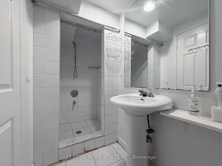 11 Tineta Cres #BASEMENT — Photo 16
