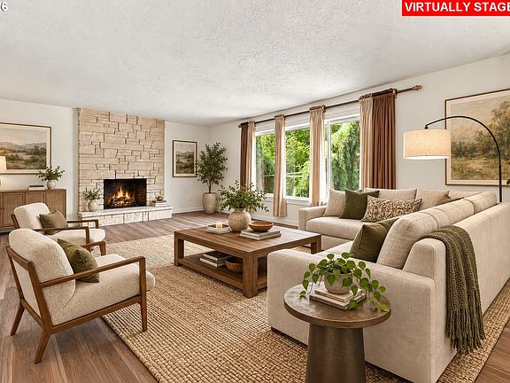 4th image of 820 NE 168th Pl