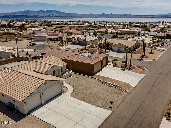 5th image of 1800 Laramie Dr