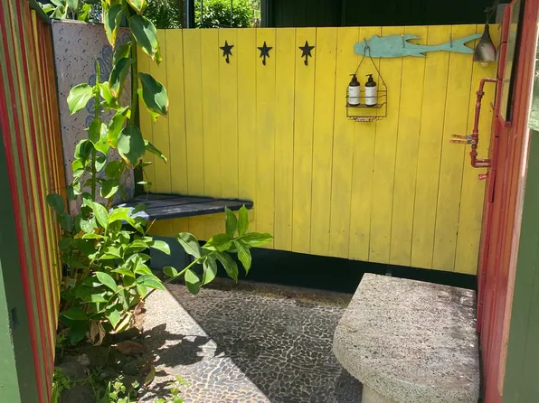 (undisclosed Address), Haleiwa, HI 96712