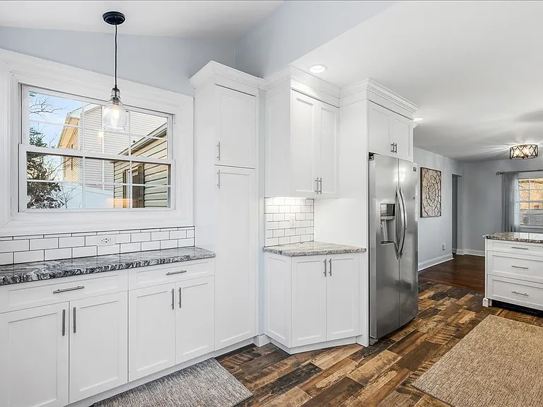 46 Upland Ave — Photo 14