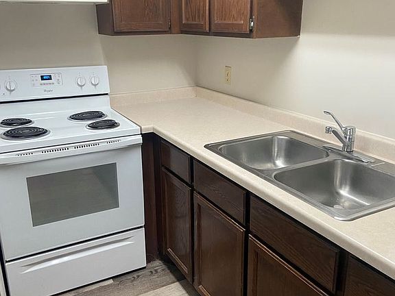 5th image of 908 W Macarthur Ave APT 37