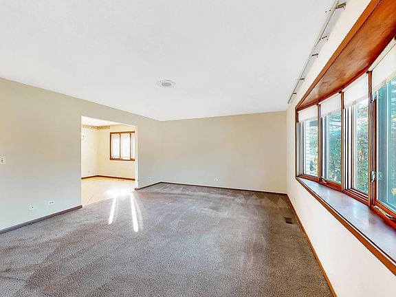 5th image of 113 S Knollwood Dr