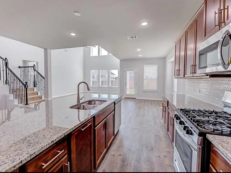1012 Rosebay Dr — Photo 11