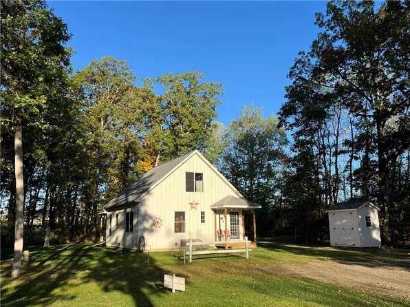 3175 Pineview Dr, Penn Yan, NY 14527