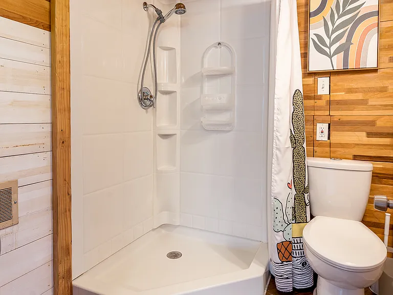 617 N Laventure Rd #B — Photo 9