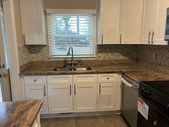 4th image of 3509 Hickory Nut Ct