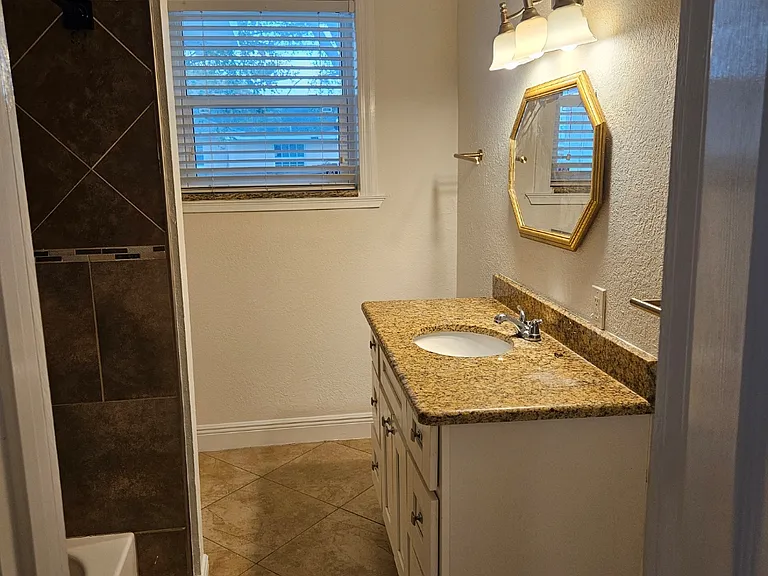 2714 W Palmetto St — Photo 13