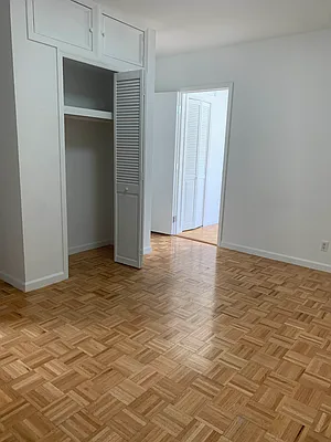 Rented by M.Grossman R.E. Management | media 19