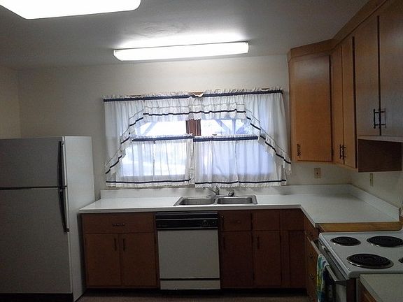 5th image of 340 Munroe Ave