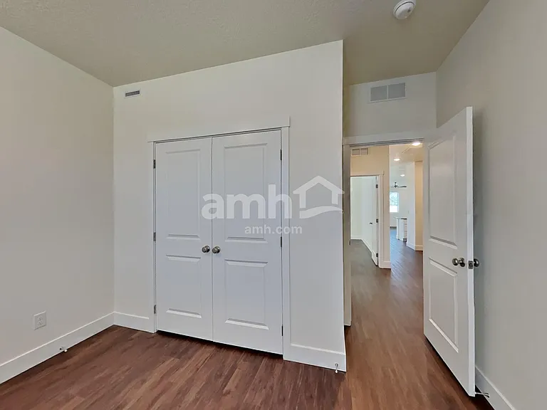 2908 N Miami Ave — Photo 12