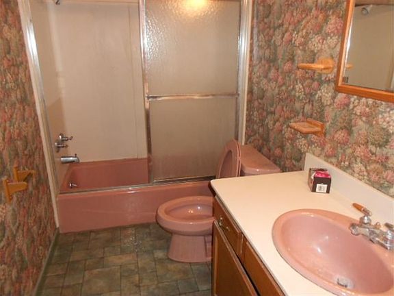 5th image of 721 Tamarac Dr