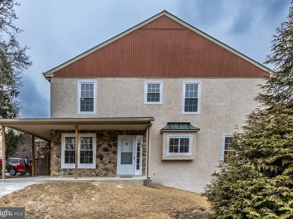 54 White Pine Ct, Lafayette Hill, PA 19444