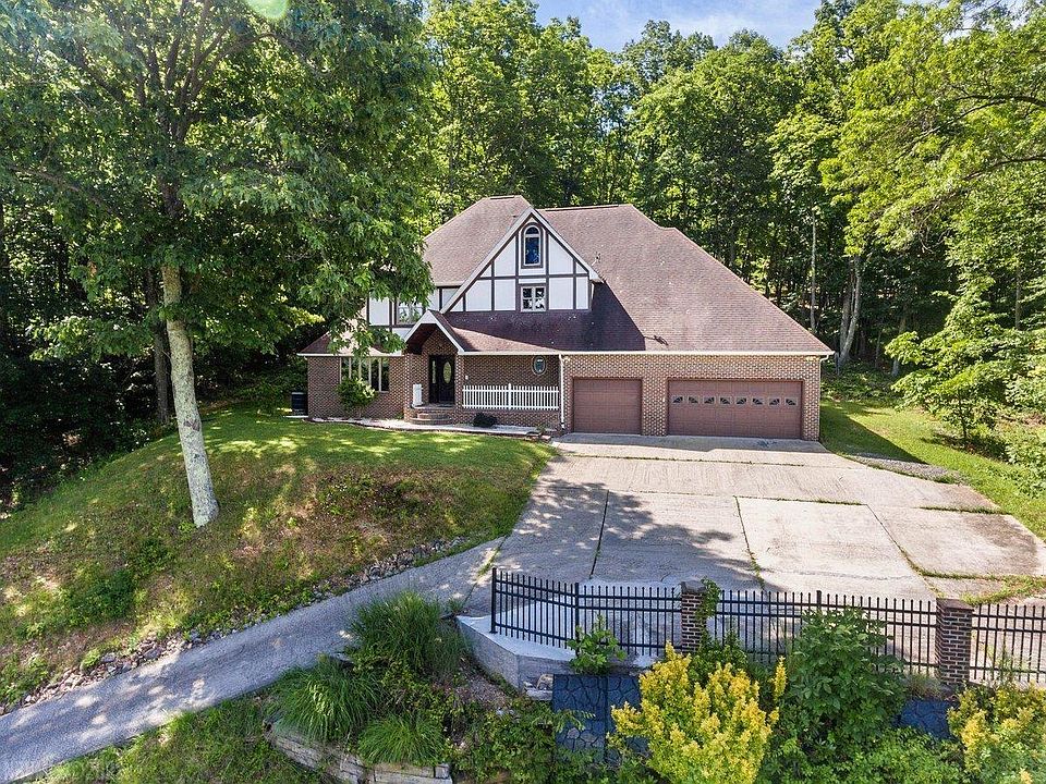 921 Clifford St, Pearisburg, VA 24134 Zillow