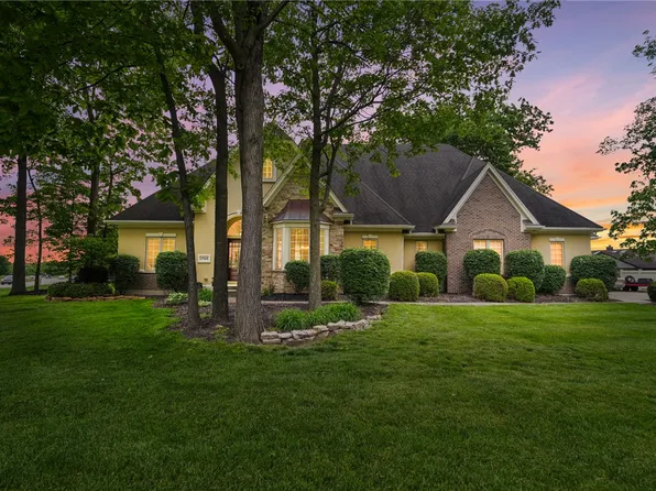 1745 Haley Dr, Dayton, OH 45458