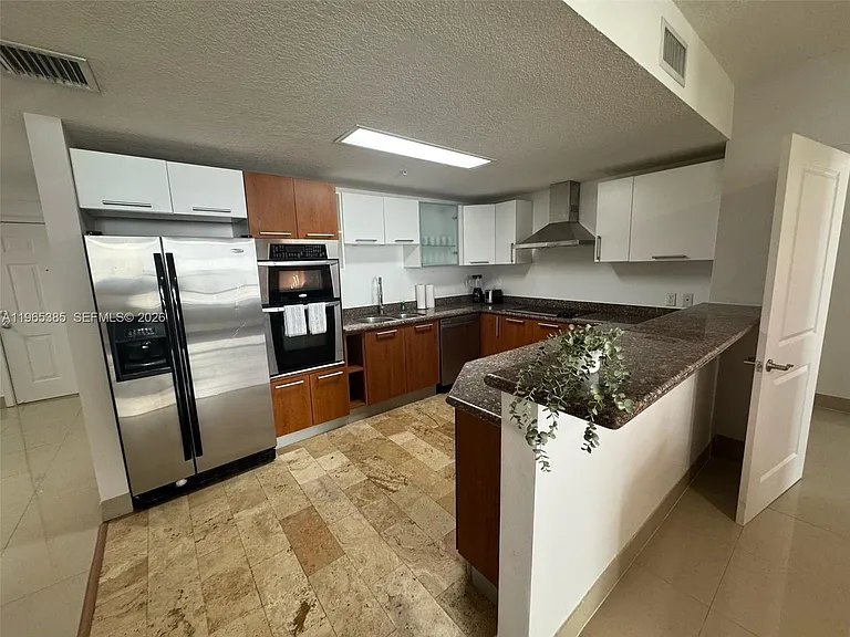 170 SE 14th St #1108 — Photo 7