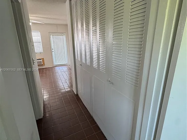 524 Washington Ave #311 — Photo 8