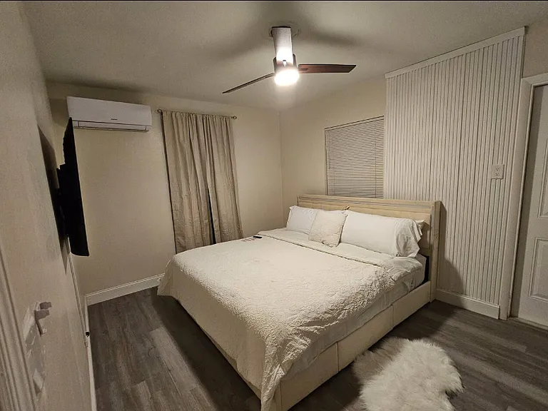 524 NE Crystal St #524 — Photo 5