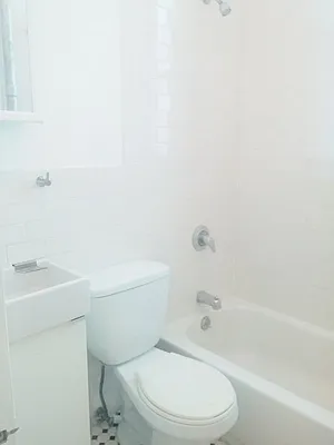 Rented by Bohemia Realty Group | media 27