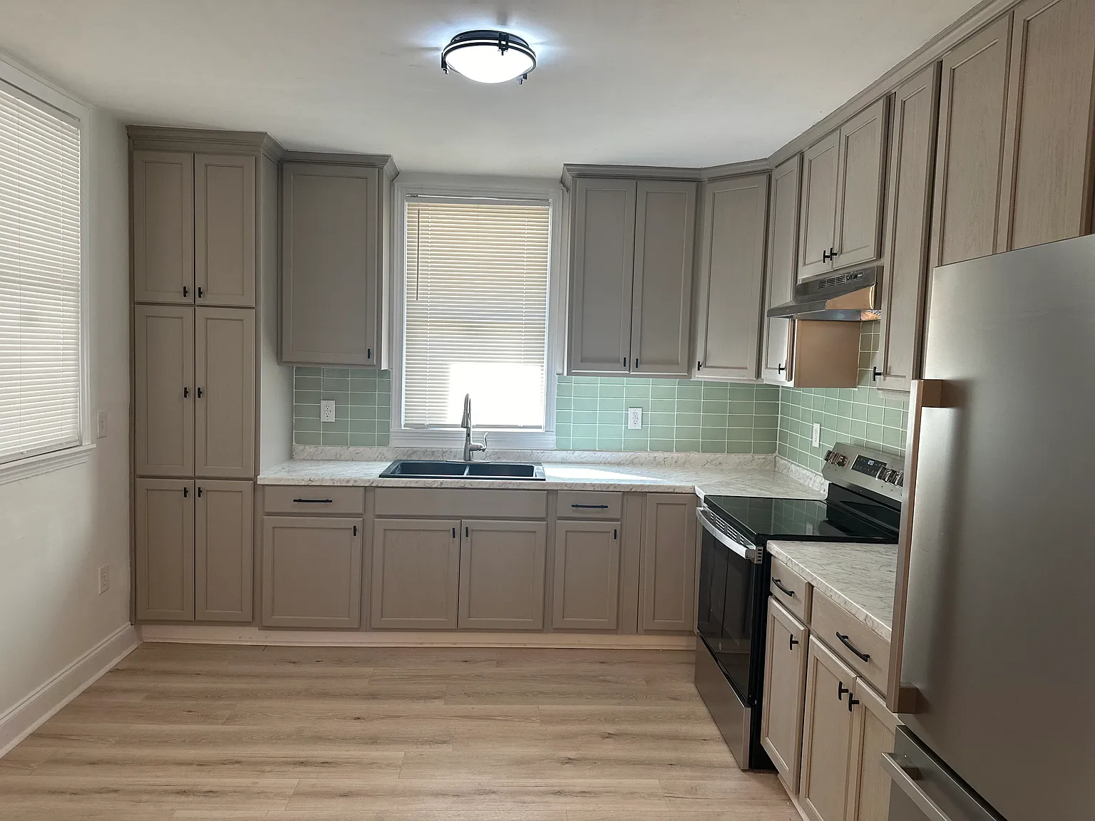 3 bed, 1196 sqft, $1,500 — Photo 2