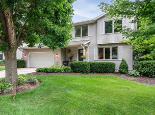 811 Devonshire Rd, Stoughton, WI 53589