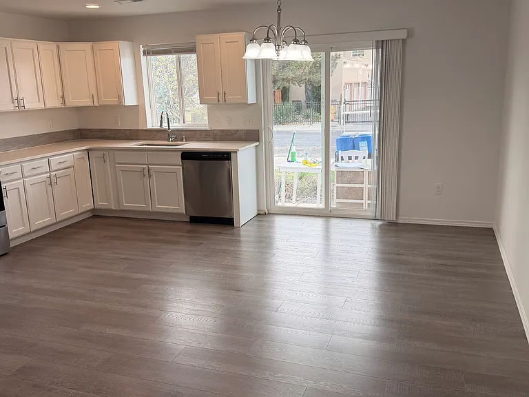 2637 W Marina Dr #8 — Photo 5