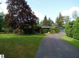 1792 Vanderlip Rd, Traverse City, MI 49686