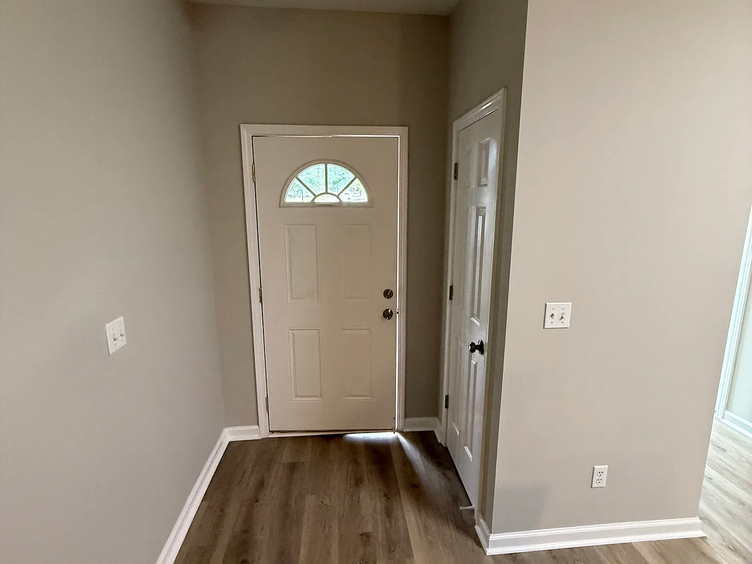 3 bed, 1313 sqft, $1,725 — Photo 1
