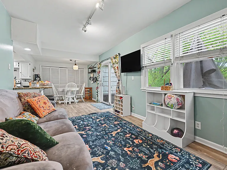 7921 Madison Ave — Photo 15
