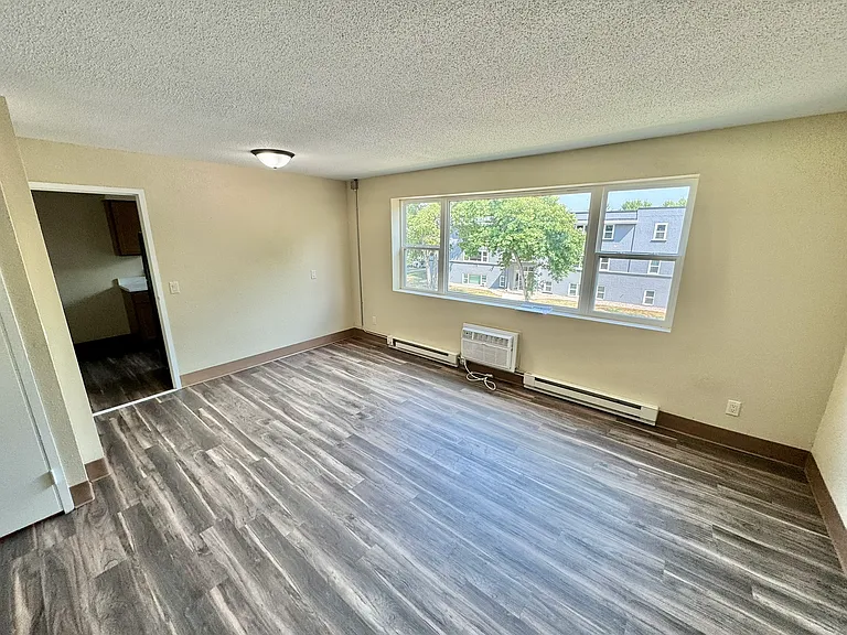 10 9th Ave NE #10 — Photo 16