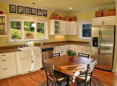 Spacious farm style kitchen