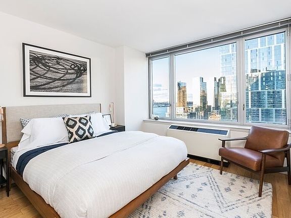 4th image of 601 W 57th St Ph G