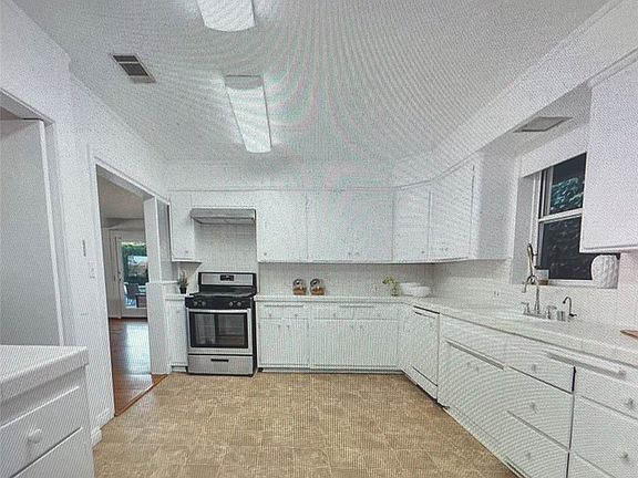 4th image of 1385 Belhaven Rd