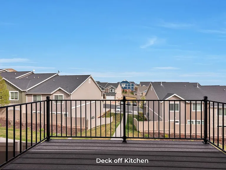 4190 N Cresthaven Ln — Photo 8