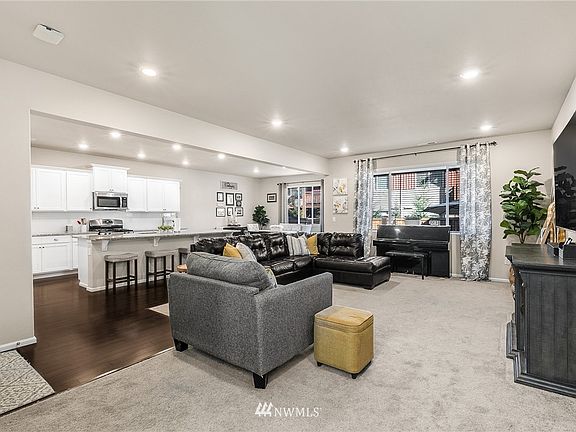 4th image of 3128 Gladiator Street NE #32