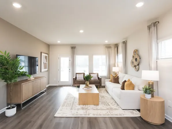 Paisley Plan, Avalon Place - Classic Series